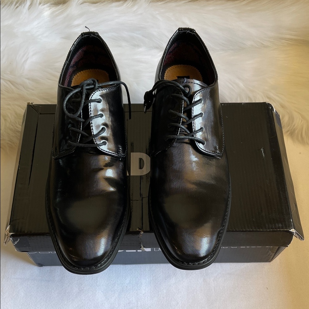 Madden Men's Black Crakke Embossed Leather Dress Shoes Size 11. Brand NIB.